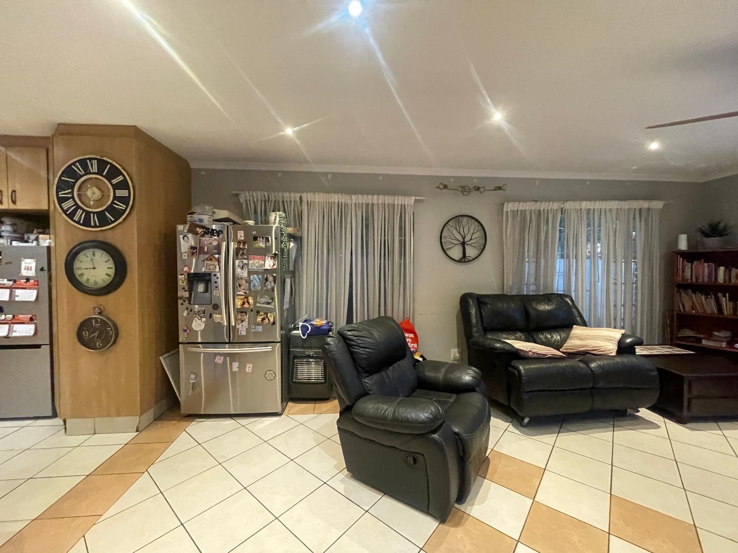 715051_30th_Ave_733B_-_15.JPG