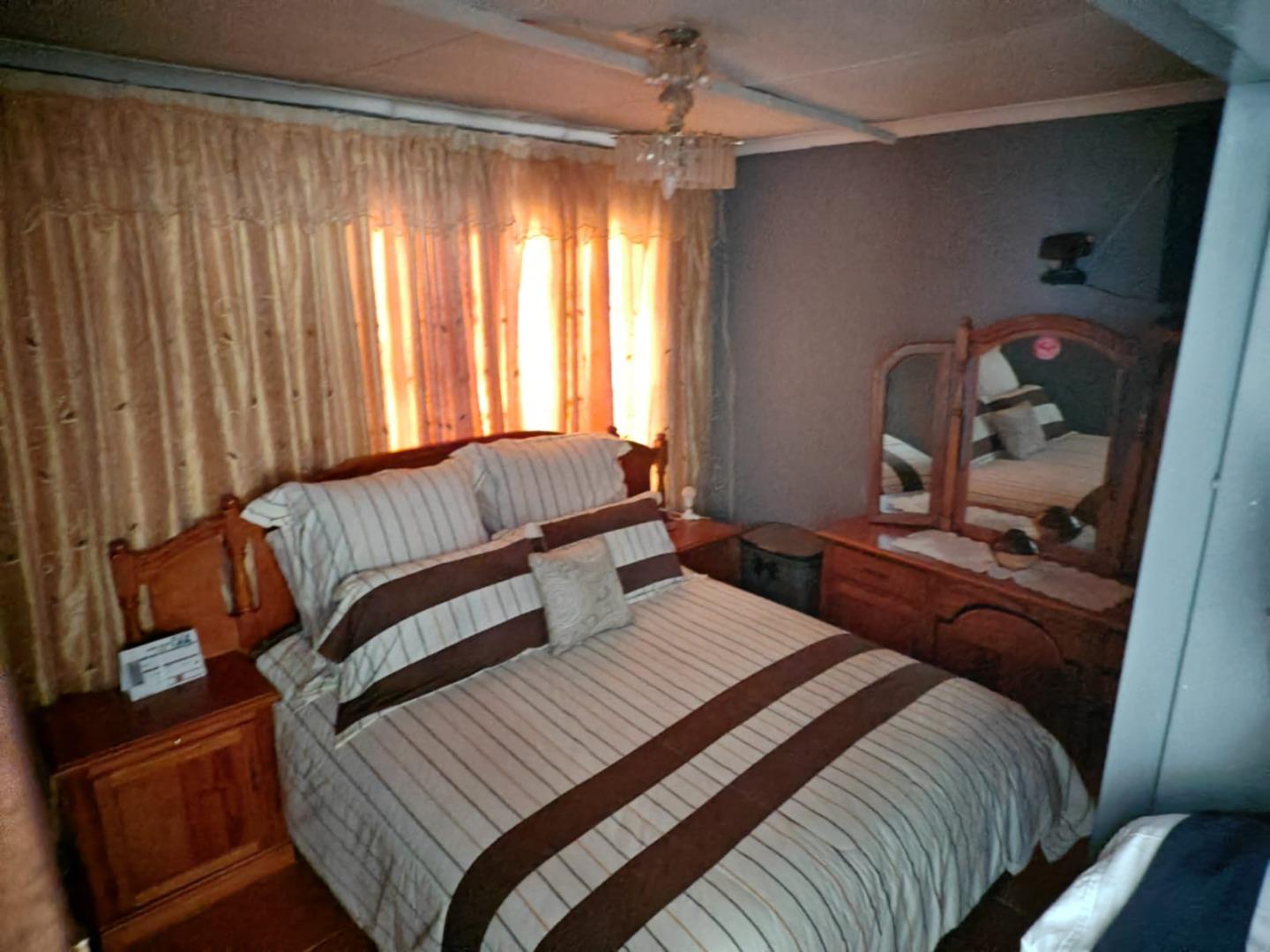 731568_015.jpg